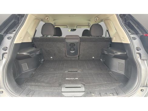 Used 2020 Nissan Rogue SV FWD image 12