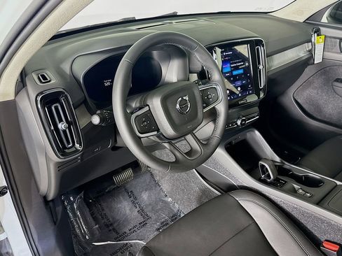 New 2026 Volvo XC40 B5 Core image 9