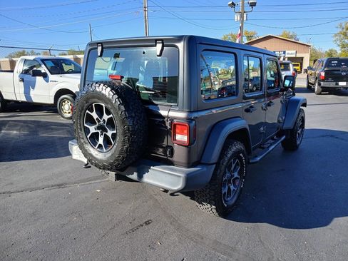 Used 2019 Jeep Wrangler Unlimited Sport image 11
