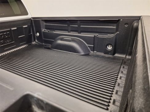 Used 2022 Chevrolet Colorado LT w/ Fleet Safety Package image 25