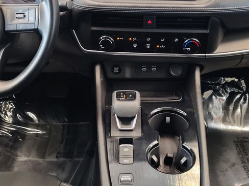 Certified 2024 Nissan Rogue S FWD image 23