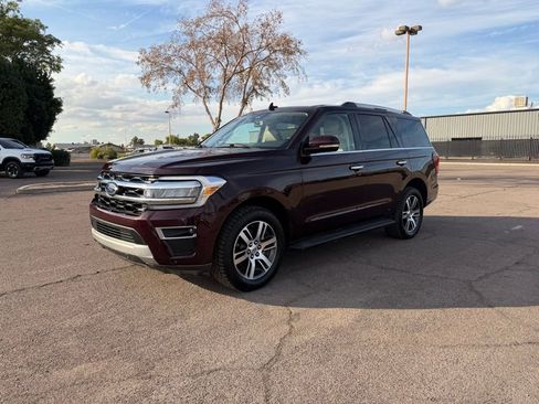 Used 2024 Ford Expedition Limited image 4