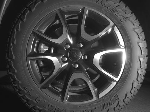 Used 2025 Jeep Compass Trailhawk AWD/4WD image 12
