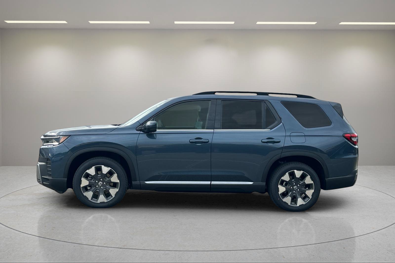 New 2026 Honda Pilot Touring image 7