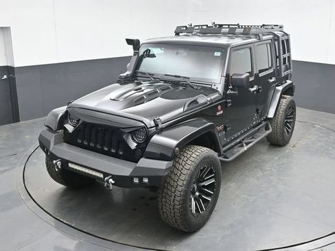 Used 2016 Jeep Wrangler Unlimited Sahara w/ Max Tow Package AWD/4WD image 15