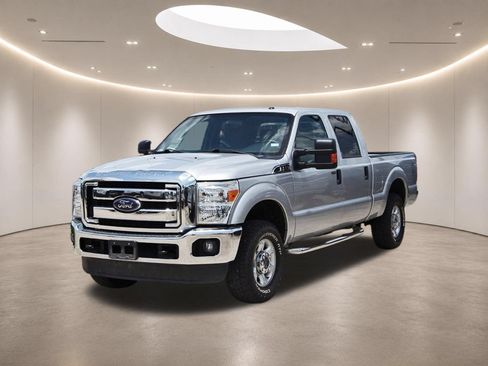 Used 2016 Ford F250 XLT w/ XLT Value Package AWD/4WD image 3