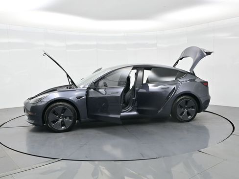 Used 2023 Tesla Model 3 Long Range image 40