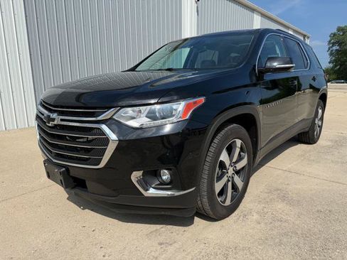 Used 2020 Chevrolet Traverse LT w/ LT Premium Package AWD/4WD image 3