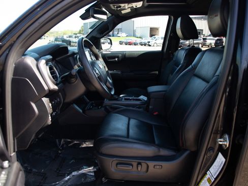 Used 2020 Toyota Tacoma TRD Pro AWD/4WD image 19