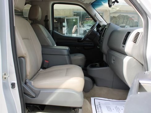 Used 2020 Nissan NV 3500 SL RWD image 8