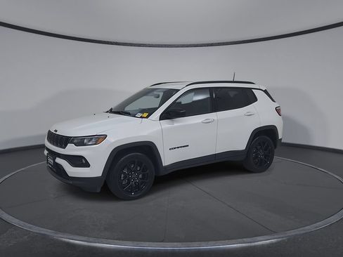 Certified 2025 Jeep Compass Latitude w/ Convenience Group AWD/4WD image 7