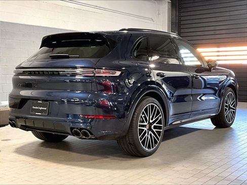 New 2026 Porsche Cayenne GTS image 24