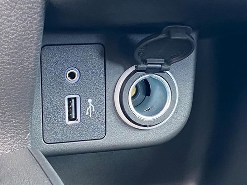 New 2025 Nissan Kicks S image 17