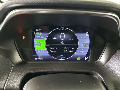 Used 2022 Chevrolet Bolt EUV LT w/ Comfort Package image 48