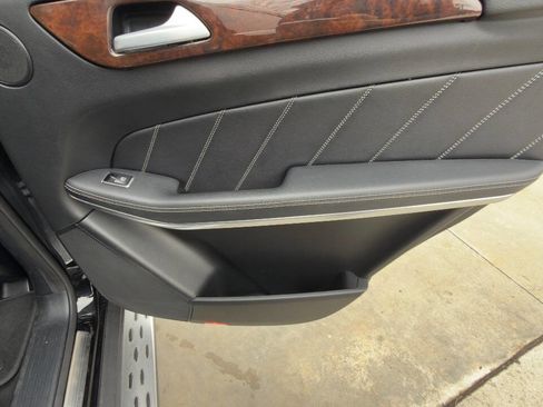 Used 2014 Mercedes-Benz GL 550 4MATIC image 51