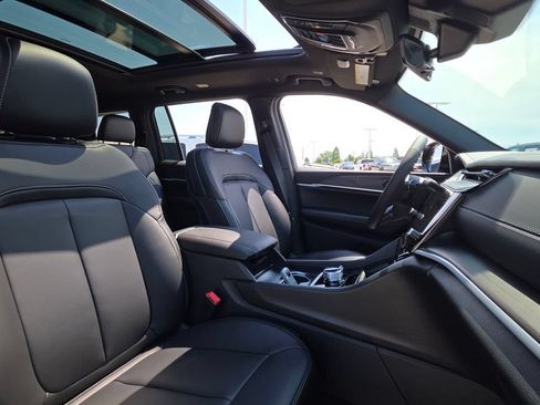 New 2026 Jeep Grand Cherokee L Limited AWD/4WD image 12