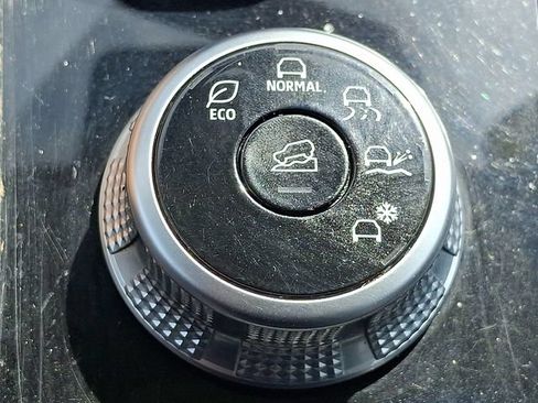 Used 2023 Mitsubishi Outlander ES FWD image 24