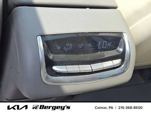 Used 2024 Cadillac XT6 Premium Luxury w/ Technology Package AWD/4WD image 13
