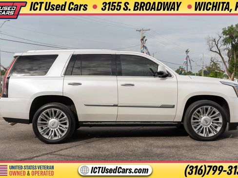 Used 2016 Cadillac Escalade Platinum AWD/4WD image 7