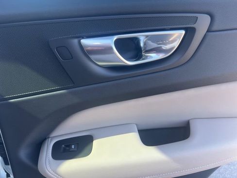 New 2026 Volvo XC60 T8 Plus w/ Climate Package PRO AWD/4WD image 32