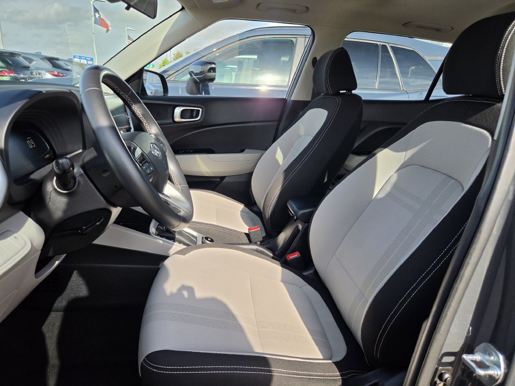 Used 2026 Hyundai Venue SEL FWD image 26