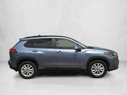 Used 2023 Toyota Corolla Cross LE AWD/4WD image 4