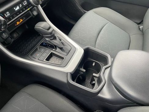 Used 2025 Toyota RAV4 XLE image 20