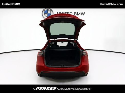 Used 2022 Tesla Model Y Long Range image 14