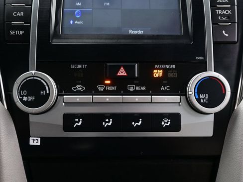 Used 2014 Toyota Camry LE FWD image 20