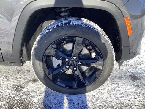 New 2025 Jeep Grand Cherokee L Limited w/ Black Appearance Package AWD/4WD image 9