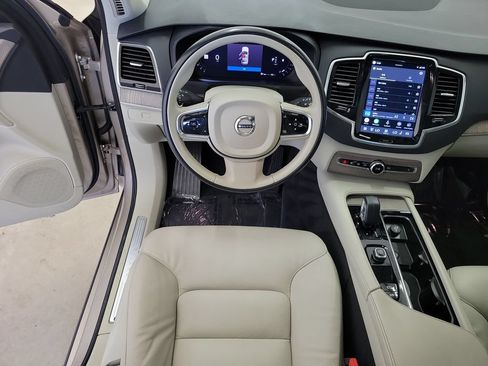 Used 2024 Volvo XC90 B5 Plus w/ Protection Package Premier AWD/4WD image 19