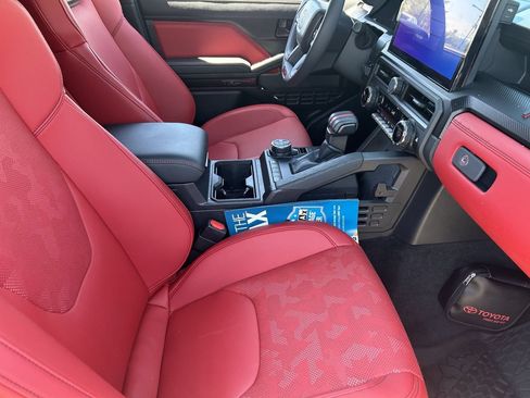 Used 2025 Toyota Tacoma TRD Pro AWD/4WD image 12