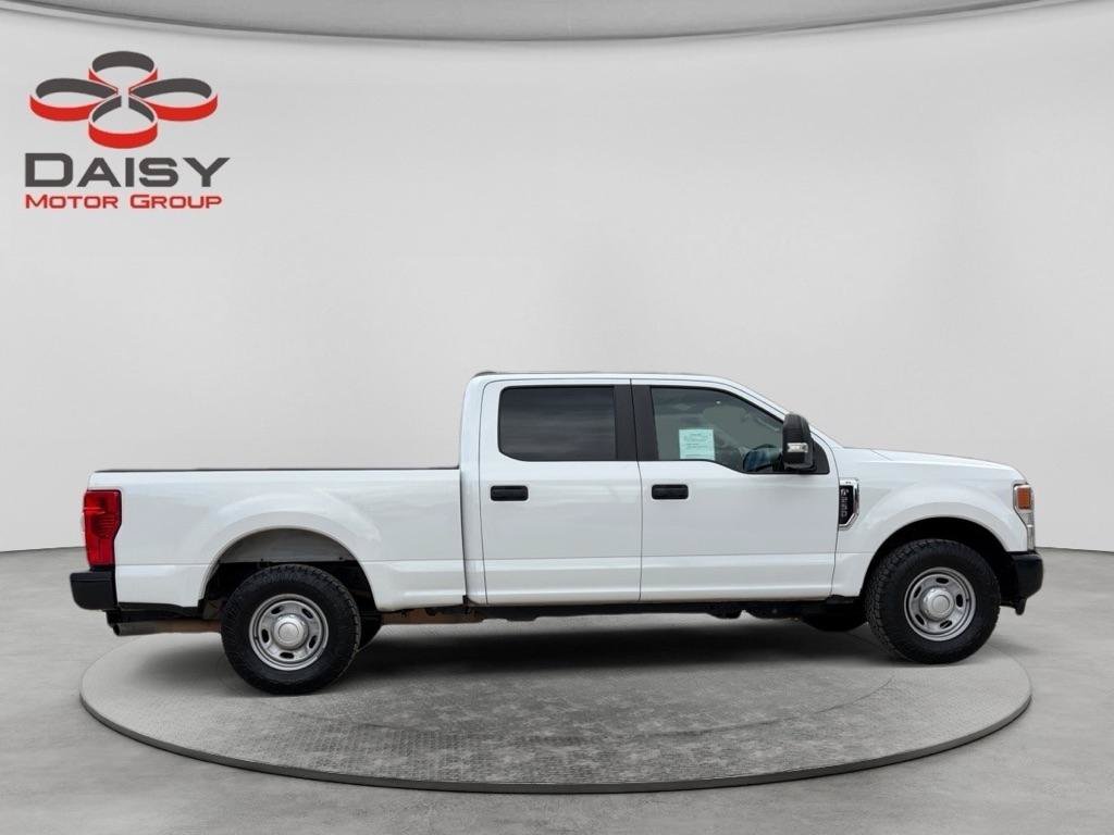 Used 2022 Ford F250 XL w/ Power Equipment Group RWD image 4