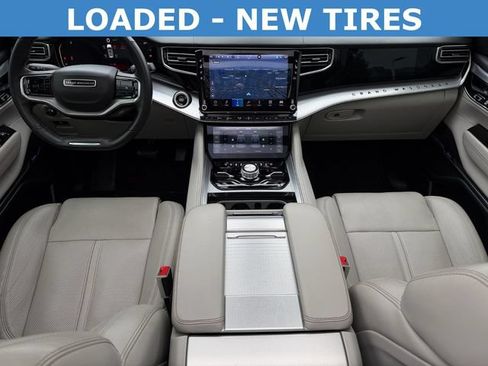 Used 2022 Jeep Grand Wagoneer Series I AWD/4WD image 4