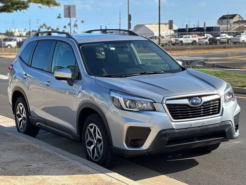 Used 2020 Subaru Forester Premium image 6