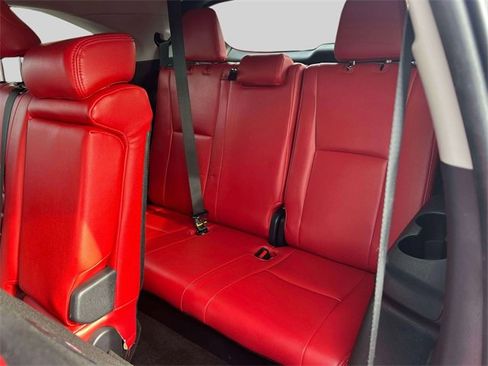 Used 2023 Toyota Highlander LE image 18