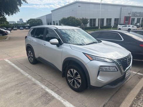 Used 2023 Nissan Rogue SV FWD image 1