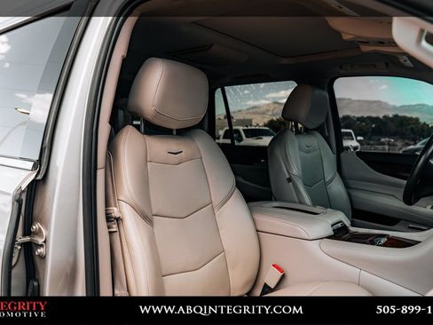 Used 2016 Cadillac Escalade Luxury AWD/4WD image 61