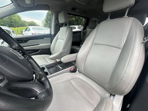 Used 2023 Honda Odyssey Touring image 4