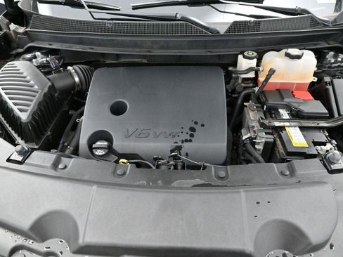 Used 2022 Chevrolet Traverse LT image 33