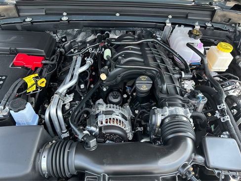 New 2025 Jeep Gladiator Sport image 15