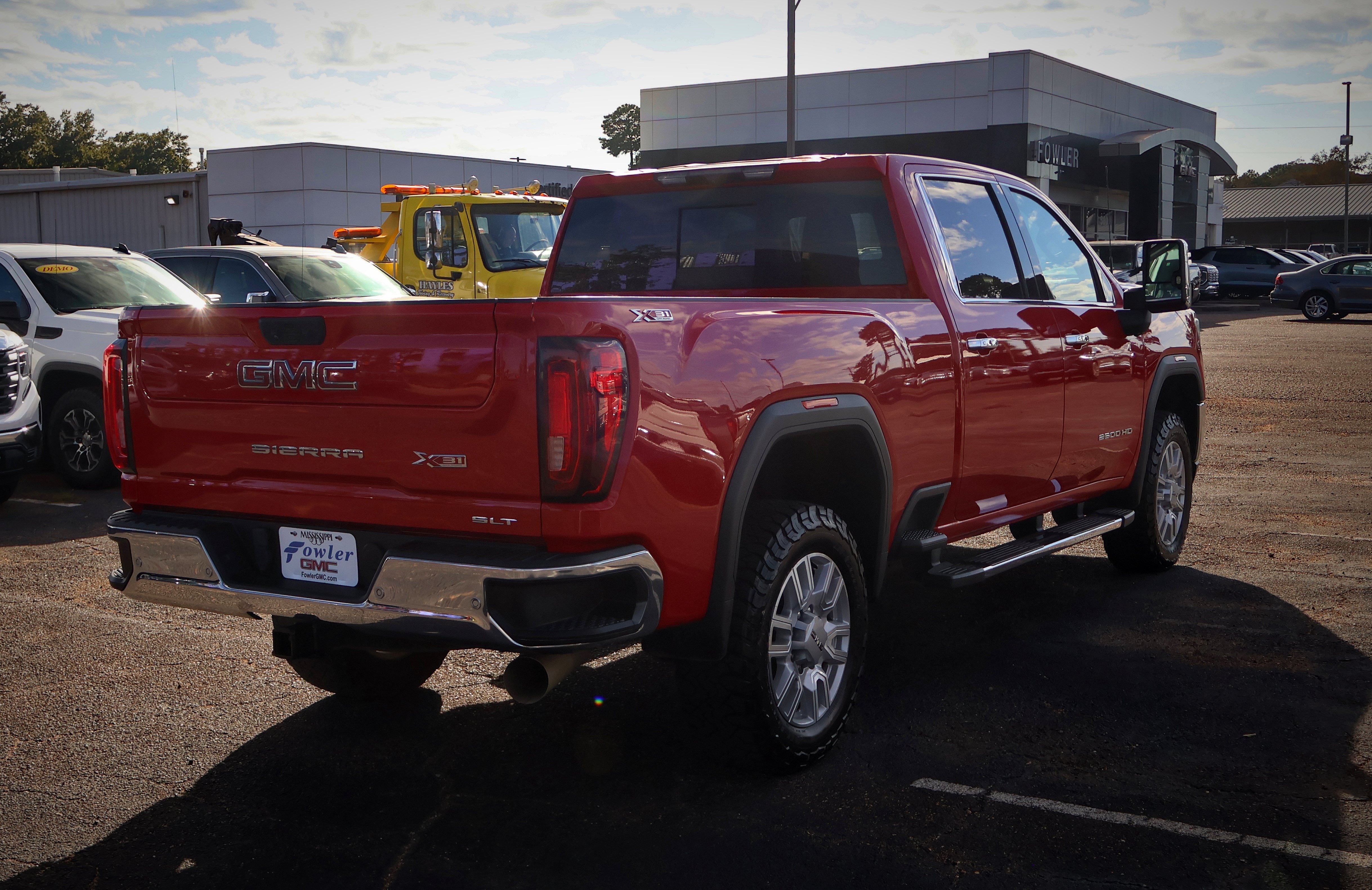 Used 2021 GMC Sierra 2500 SLT w/ SLT Premium Package AWD/4WD image 19