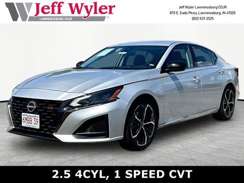 Used 2024 Nissan Altima 2.5 SR FWD image 1