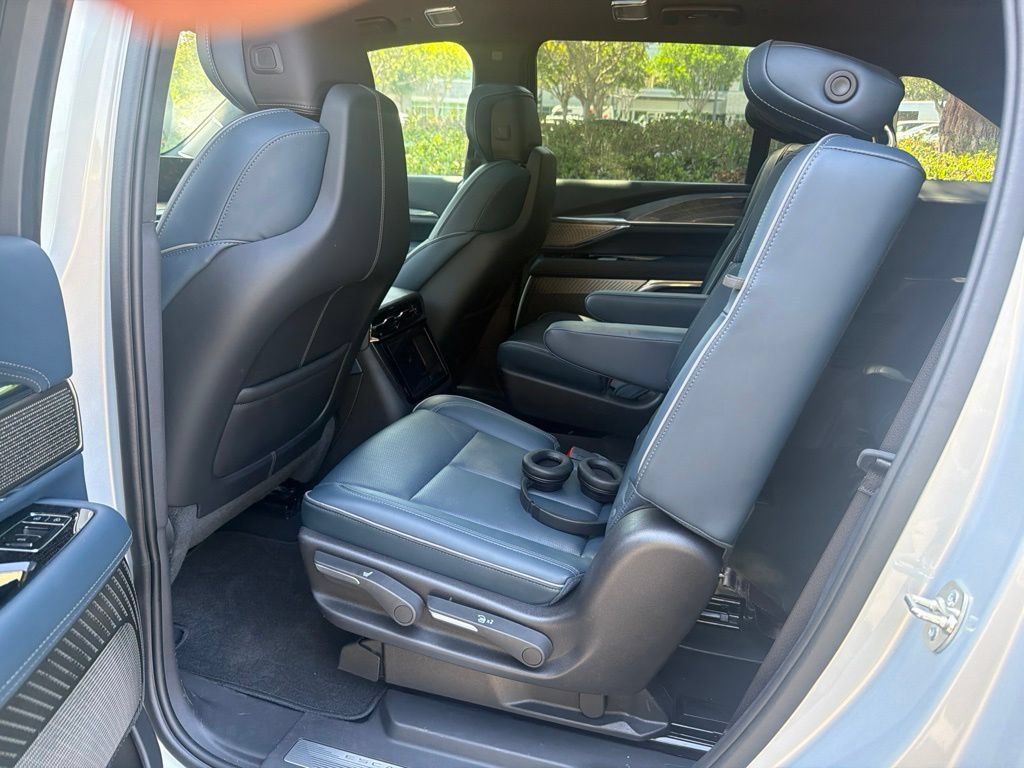 Used 2025 Cadillac Escalade IQ Sport 2 w/ LPO, ONYX Package AWD/4WD image 11