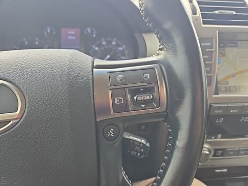 Used 2018 Lexus GX 460 image 16