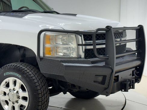 Used 2011 Chevrolet Silverado 2500 LT w/ Interior Plus Package AWD/4WD image 10
