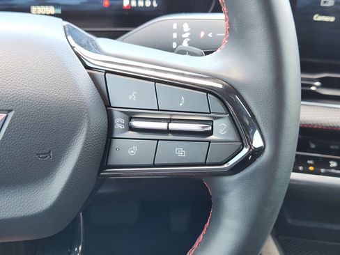 Used 2025 Chevrolet Equinox RS FWD image 38