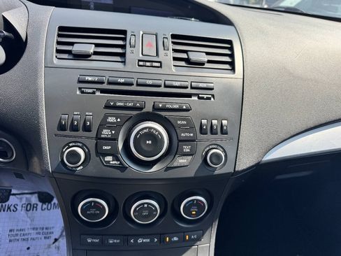 Used 2013 MAZDA MAZDA3 i Touring FWD image 12