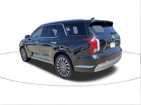 Used 2024 Hyundai Palisade Calligraphy image 5
