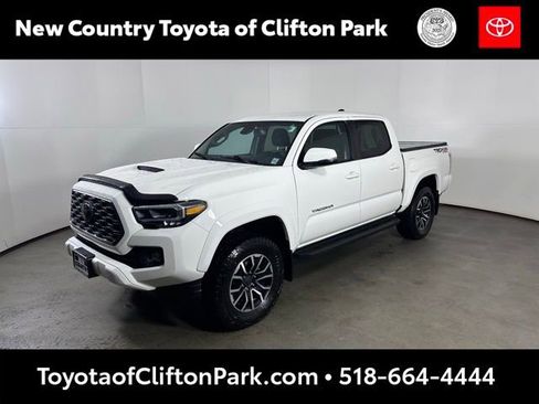 Used 2021 Toyota Tacoma TRD Sport w/ Technology Package image 7